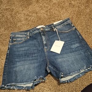 KanCan NWT Womens Size 2XL Denim Shorts